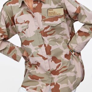 ZARA Camouflage Button Up Shacket. Size L.